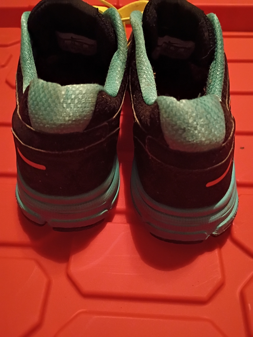 💙 3 For $12 Nike Women's Black Walking Shoes with Yellow Laces and Teal Accents - Picture 4 of 7